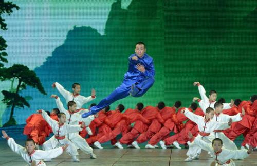 功夫巨星趙文卓因《少年中國(guó)》精彩表演獲封“春晚第一直男” 少年體零負(fù)面走紅(圖)